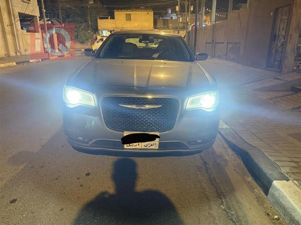 Chrysler 300 2016 for sale in Iraq - Basra